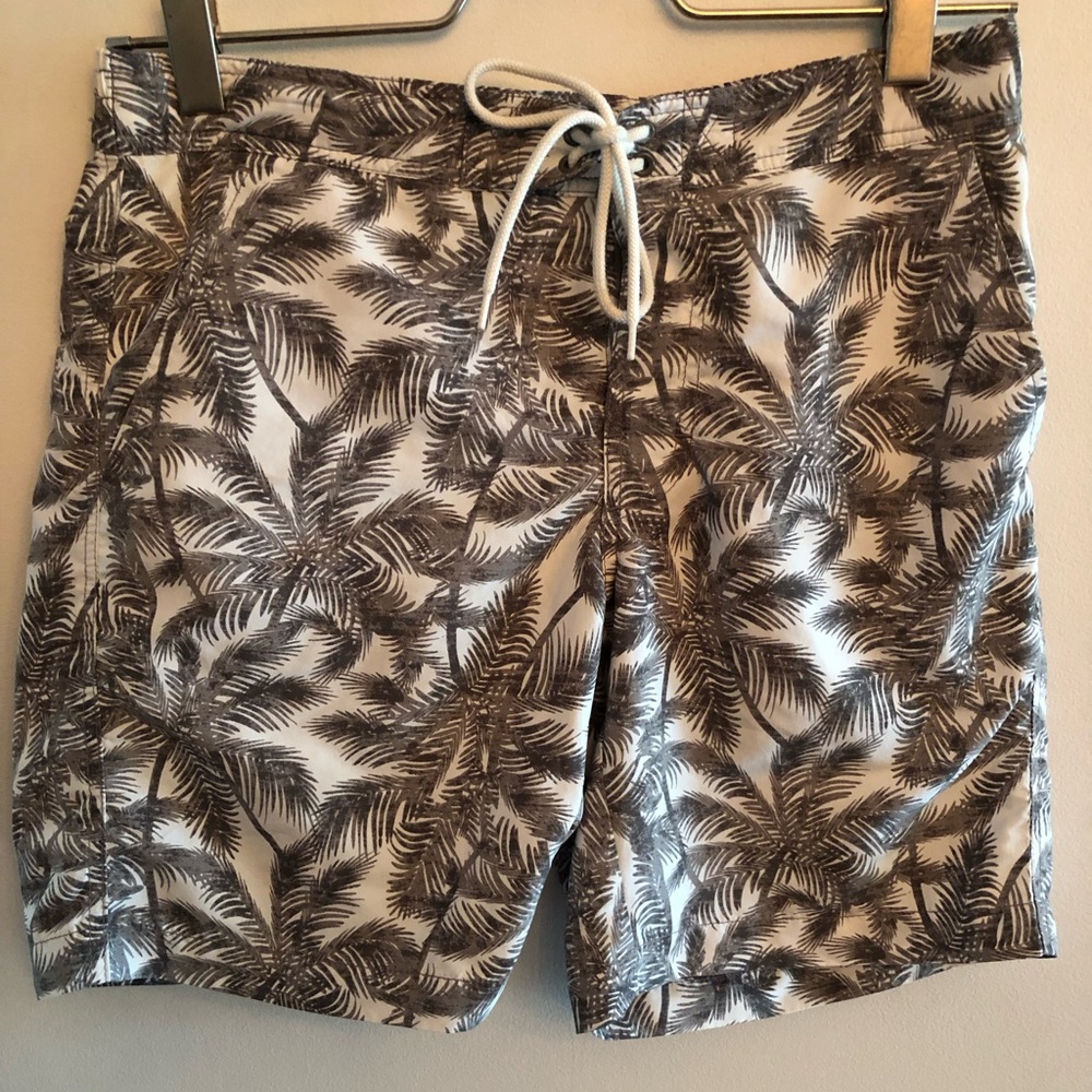 Uniqlo Grey Palm Tree swim trunks size Medium